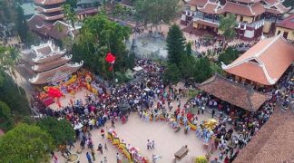 Phong tục đi lễ chùa đầu năm của người Việt Nam